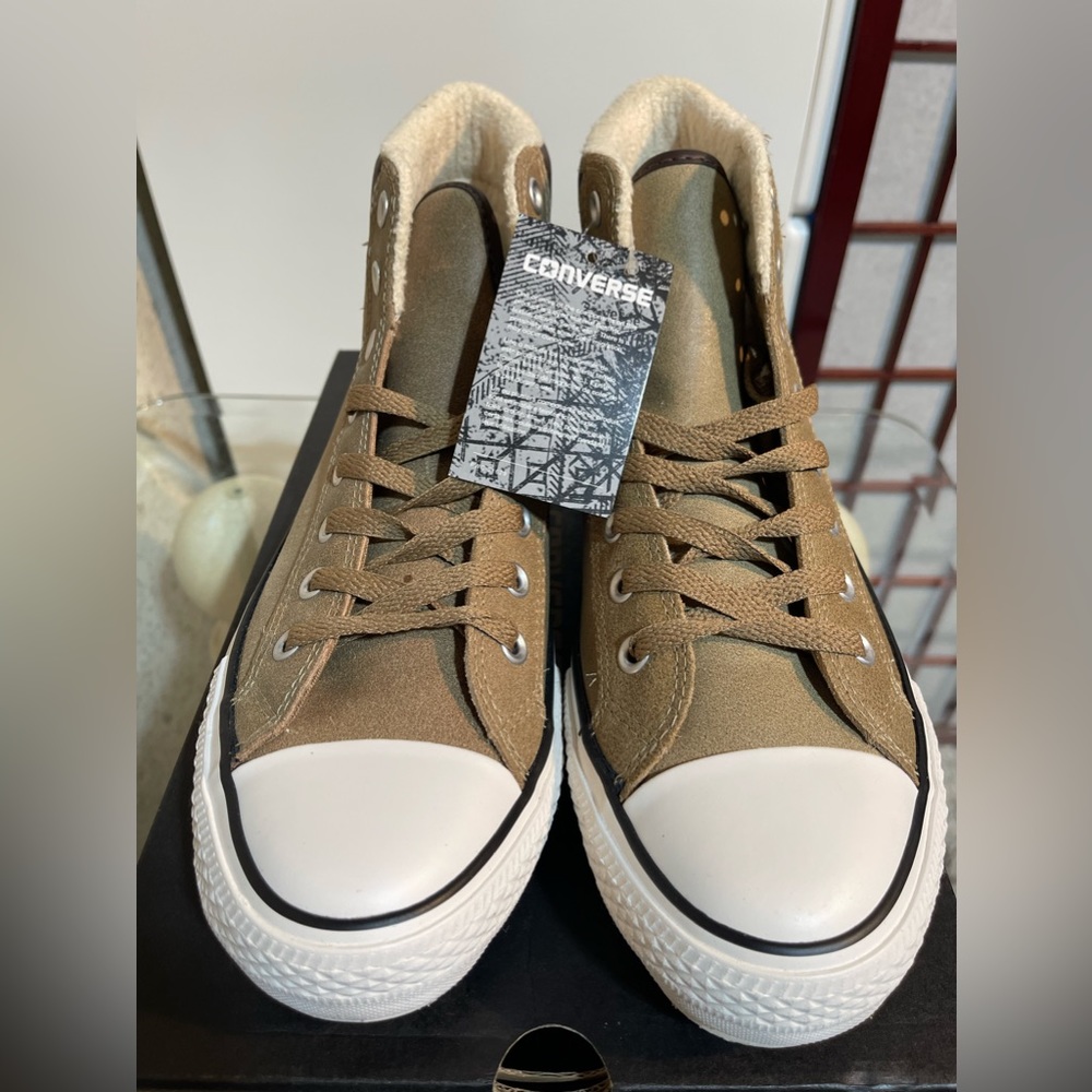 Converse hi top with Sherpa lining